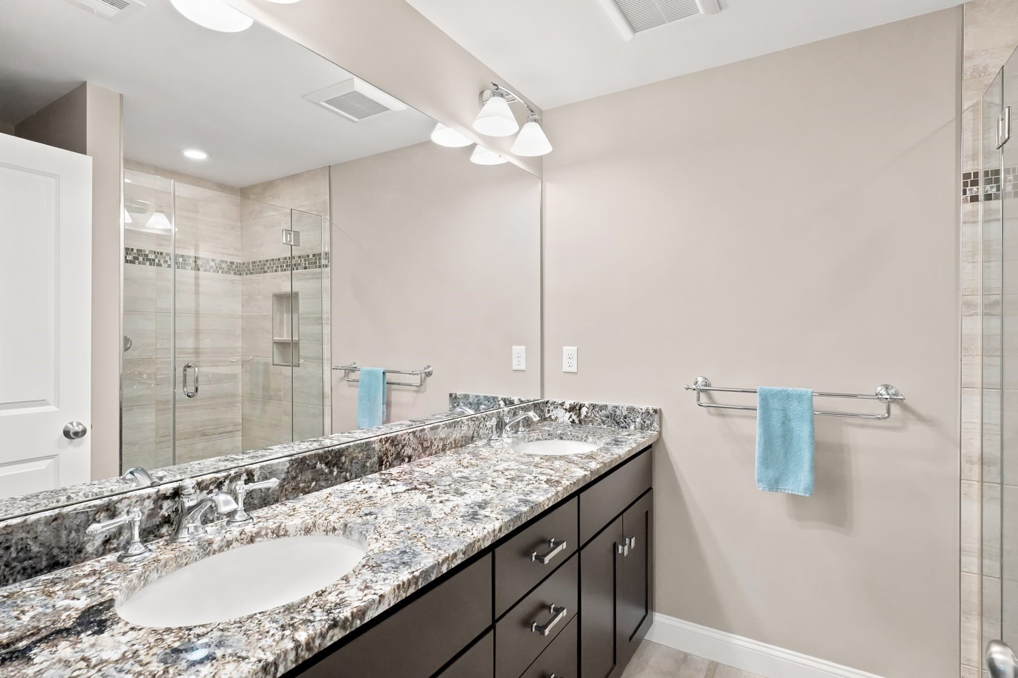 Condominium at 27 Clarks Hill Ln # 27, Framingham MA 01702, photo 21 of 42