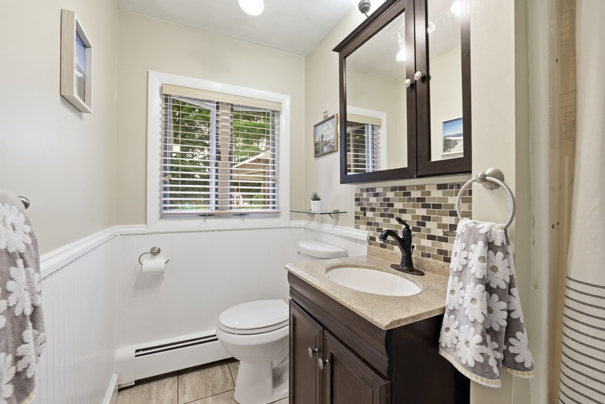 Single Family Residence at 8 Sloane Dr, Framingham MA 01701, Framingham, photo 10 of 33