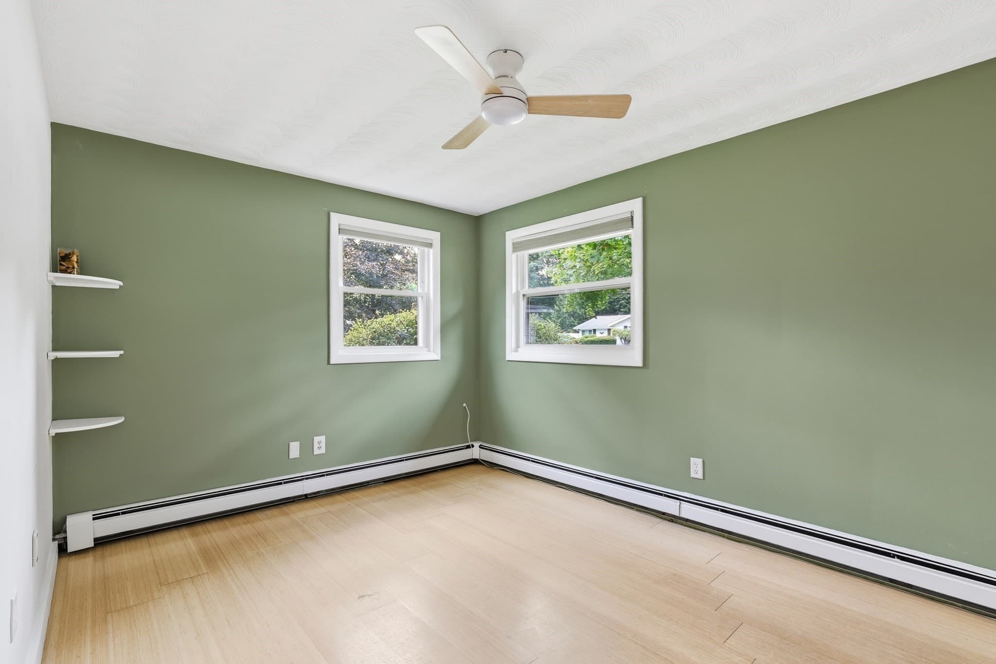Single Family Residence at 8 Sloane Dr, Framingham MA 01701, Framingham, photo 18 of 33