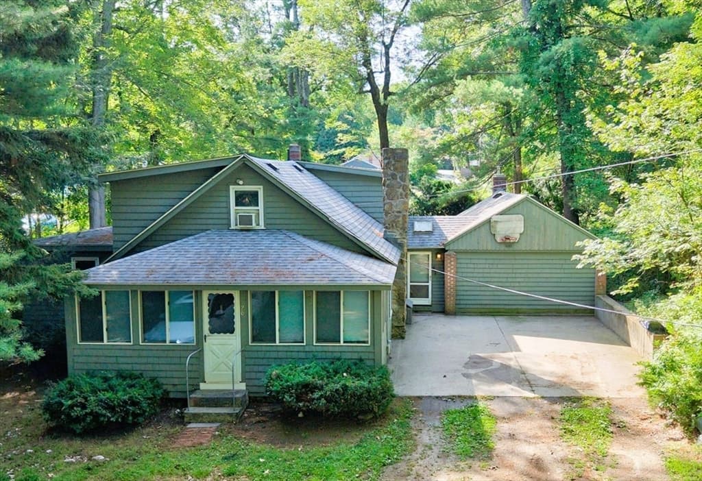 26 Tucker St, Glocester RI 02814