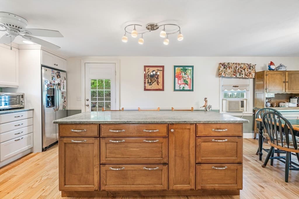 59 Norval Ave, Stoneham MA 02180 photo 12