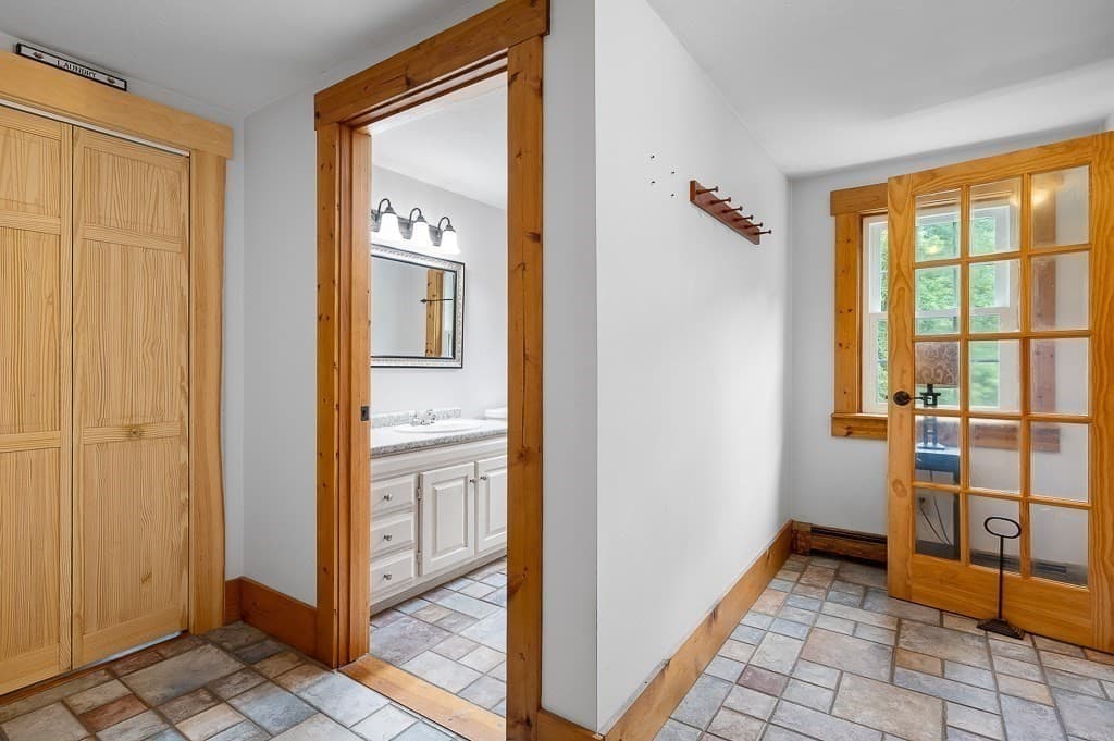 85 Millbury Rd, Oxford MA 01540 photo 10