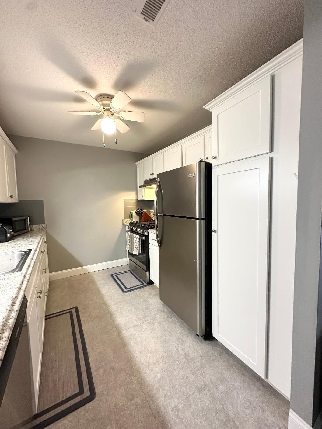 Condominium at 3 Greenbriar Drive # 204, North Reading MA 01864, North Reading, photo 2 of 27