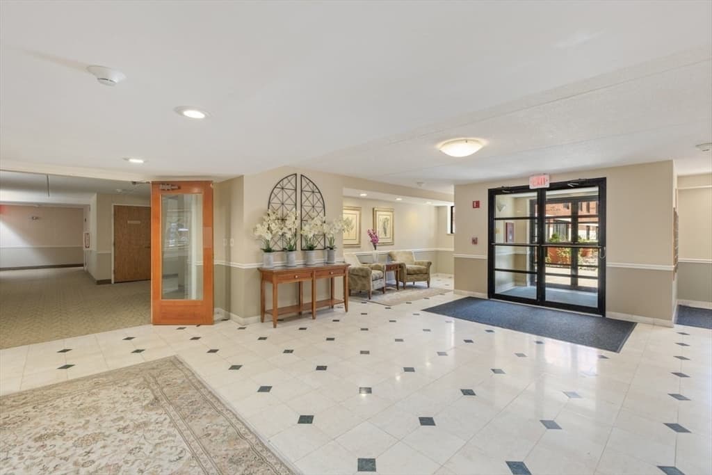 100 Ledgewood Dr # 410, Stoneham MA 02180 photo 4