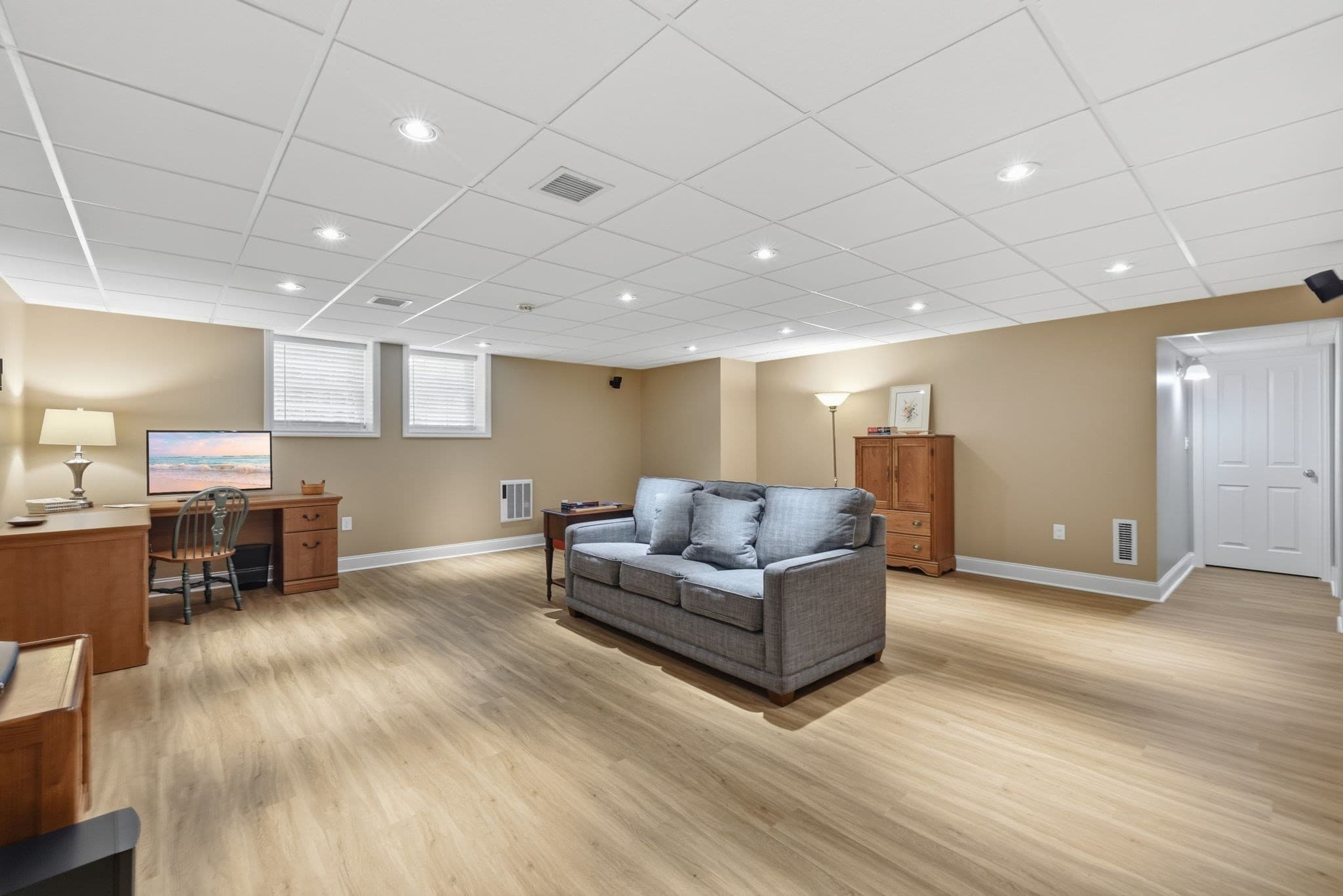 Condominium at 39 Russell Farm Dr # 39, Methuen MA 01844, Methuen, photo 32 of 42