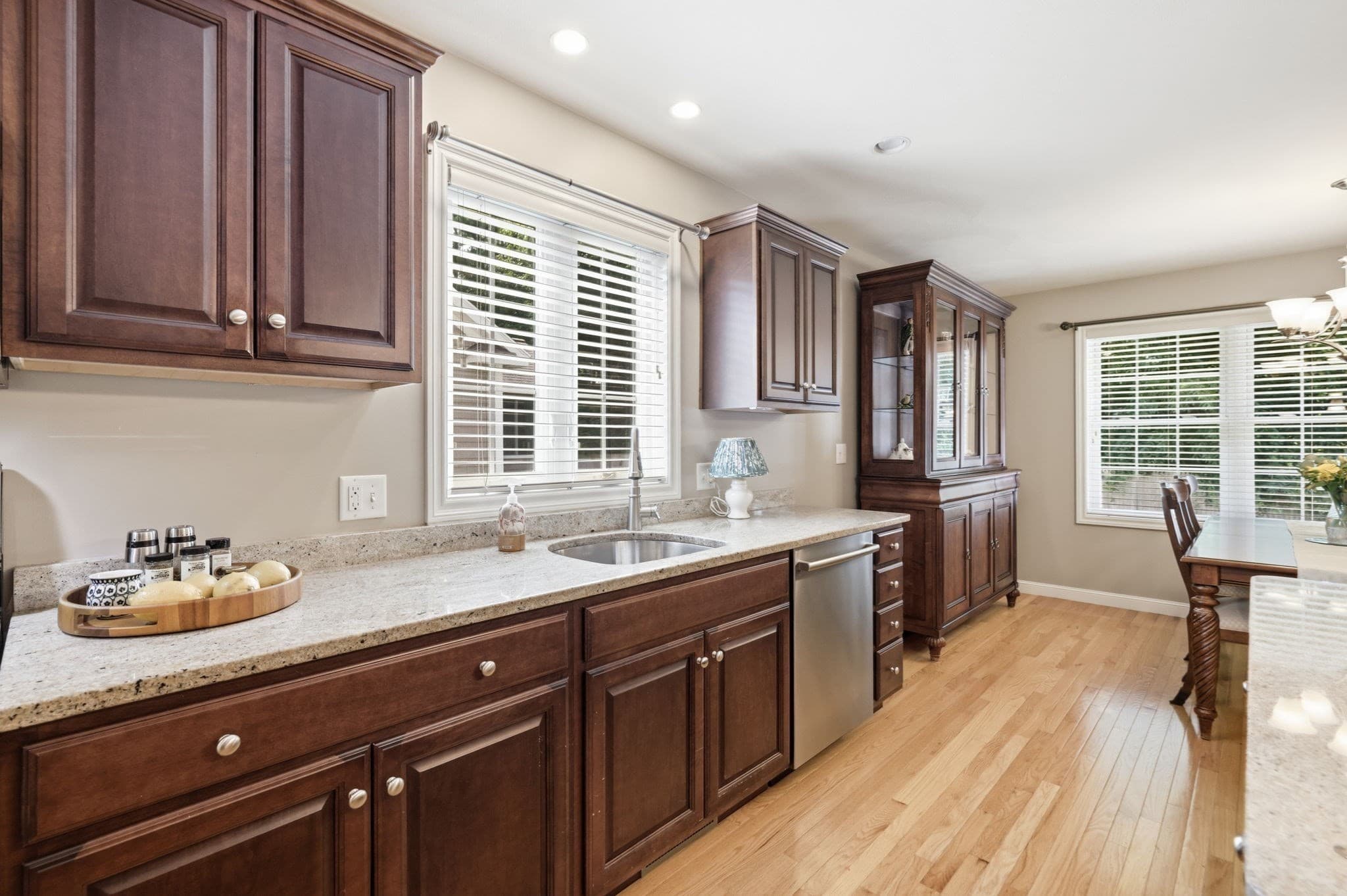 Condominium at 39 Russell Farm Dr # 39, Methuen MA 01844, Methuen, photo 5 of 42