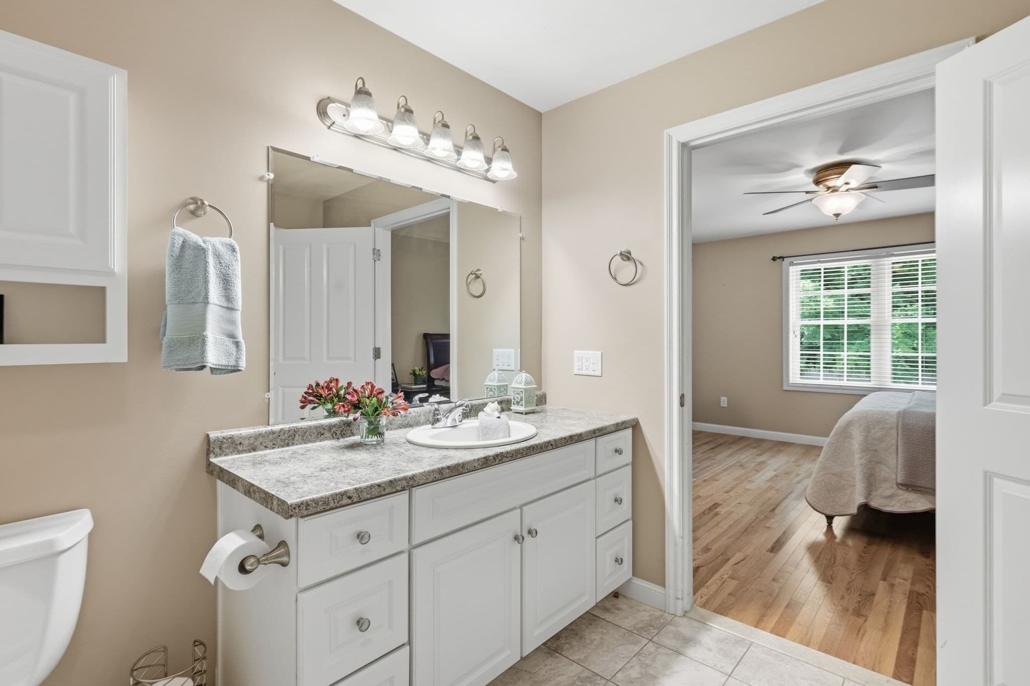 Condominium at 39 Russell Farm Dr # 39, Methuen MA 01844, Methuen, photo 24 of 42