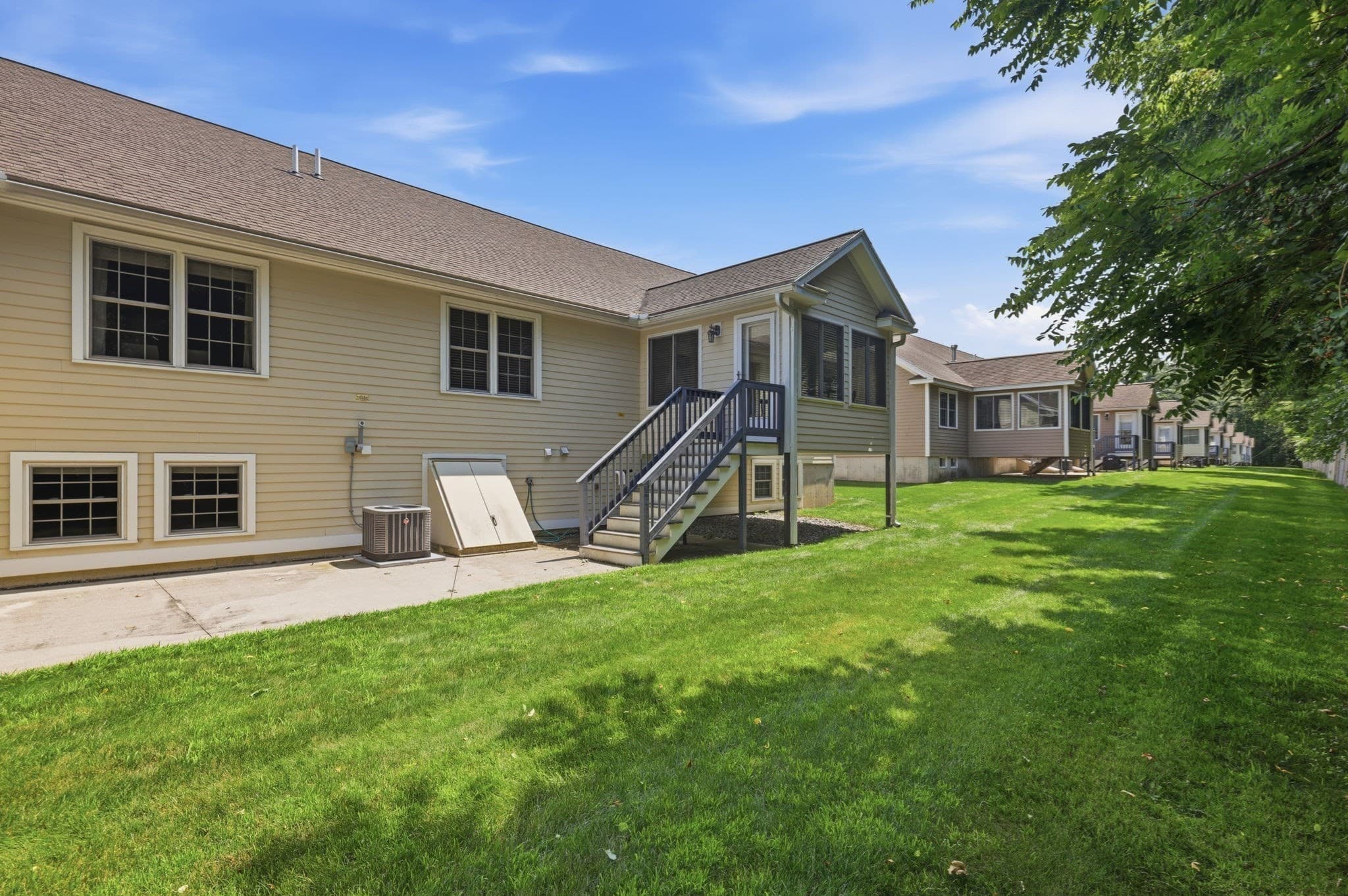 Condominium at 39 Russell Farm Dr # 39, Methuen MA 01844, Methuen, photo 39 of 42