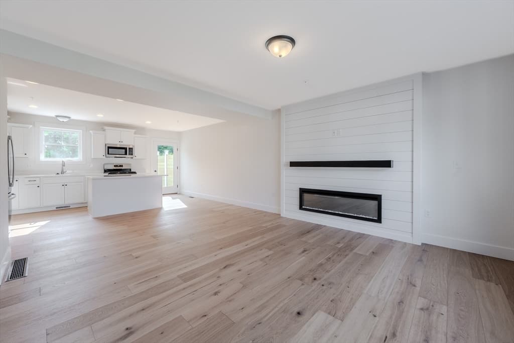 112 Genest St # 17, Dracut MA 01826 photo 7