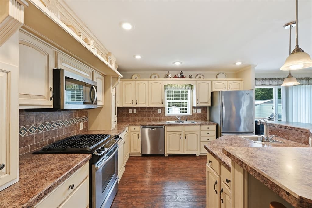 11 Carol Circle, Westfield MA 01085 photo 10