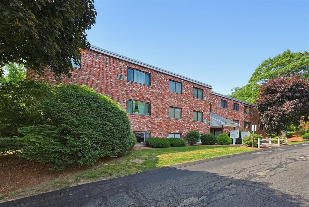 65 Milliken Ave # 3, Franklin MA 02038 photo 2