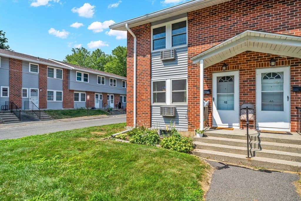 48 Manor Court # 48, Springfield MA 01118