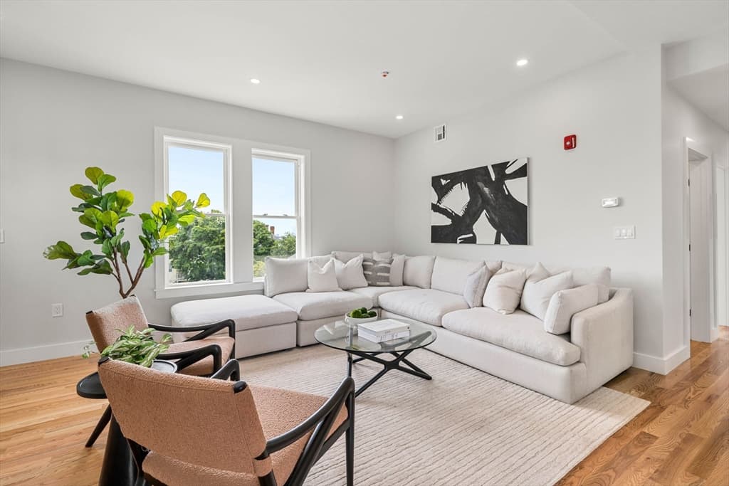 1088 Saratoga St # 3, Boston MA 02128 photo 2