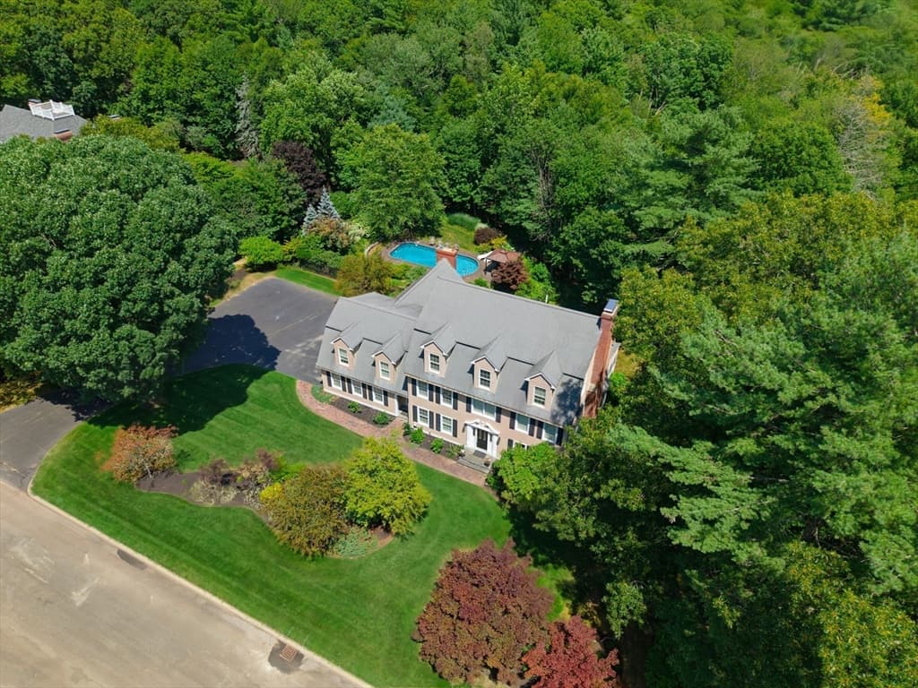 25 Erin Way, Holliston MA 01746