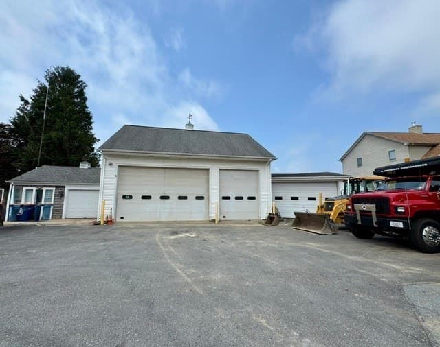 318 Alden Rd, Fairhaven MA 02719 photo 3