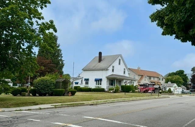 318 Alden Rd, Fairhaven MA 02719 photo 9