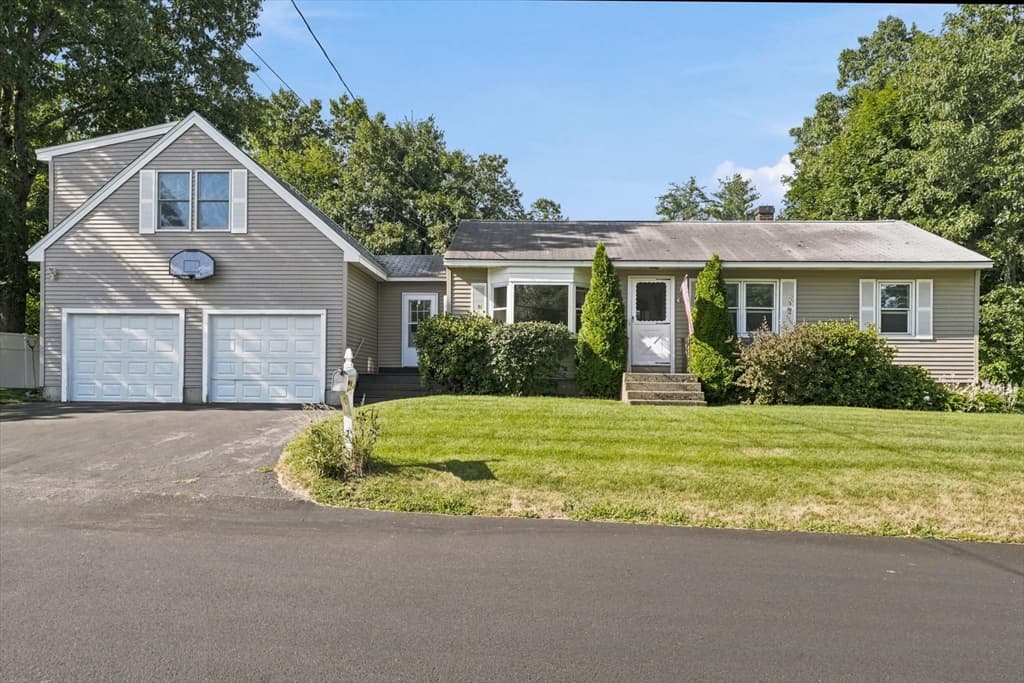 16 Edgelawn Ave, Chelmsford MA 01863 photo 3