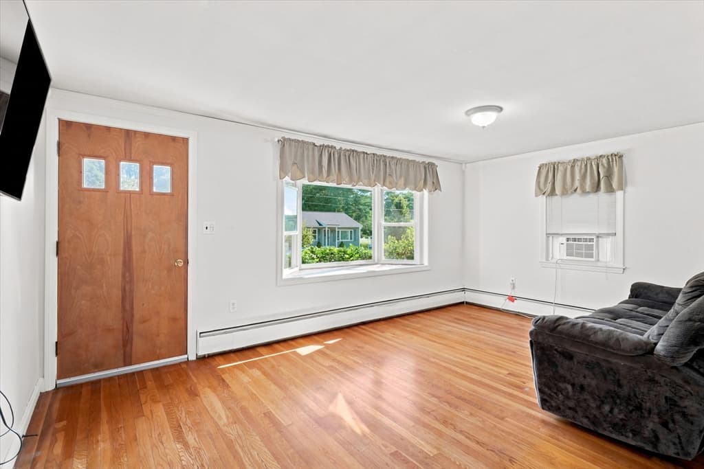 16 Edgelawn Ave, Chelmsford MA 01863 photo 4