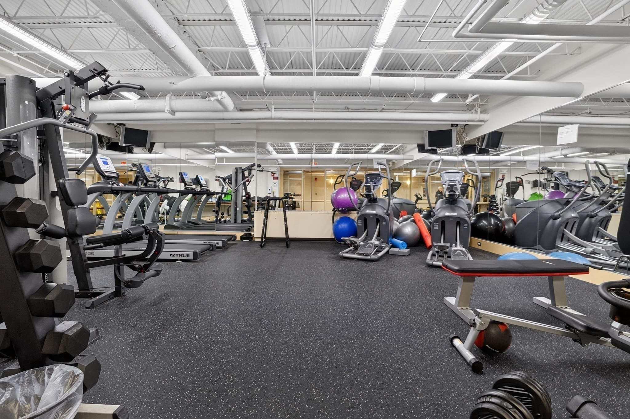Condominium at 1600 Beacon St # 1009, Brookline MA 02446, photo 13 of 20