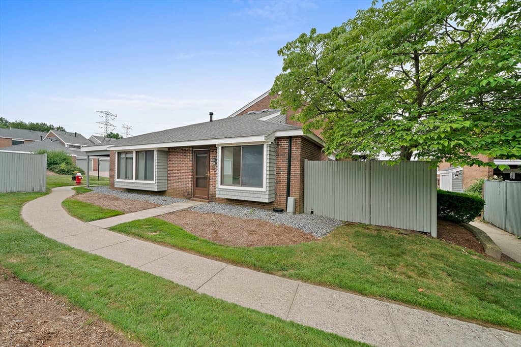 Condominium at 47 Rosewood Dr # 47, Stoughton MA 02072, Stoughton, photo 2 of 23