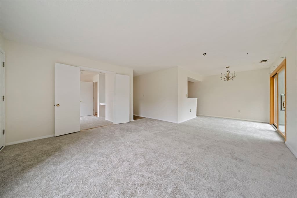 Condominium at 47 Rosewood Dr # 47, Stoughton MA 02072, Stoughton, photo 6 of 23