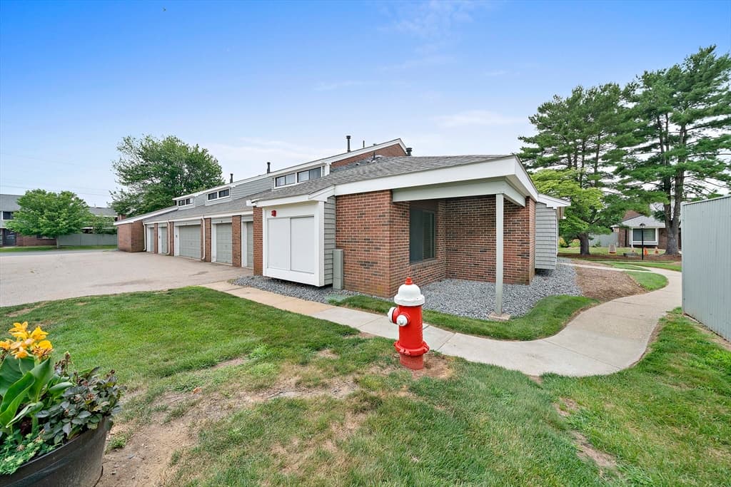 Condominium at 47 Rosewood Dr # 47, Stoughton MA 02072, Stoughton, photo 3 of 23