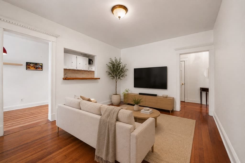 66 Queensberry St # 218, Boston MA 02215 photo 2