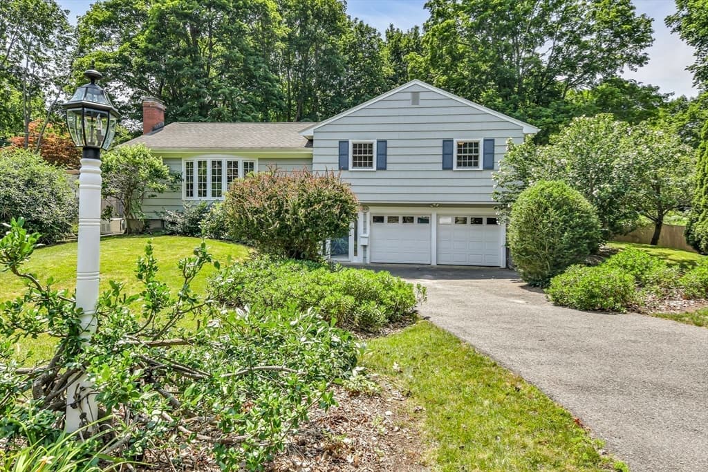 315 Hale St, Beverly MA 01915