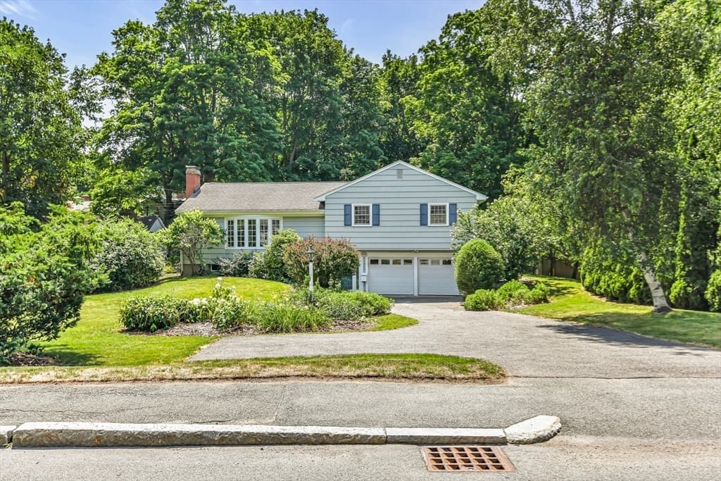 315 Hale St, Beverly MA 01915 photo 4