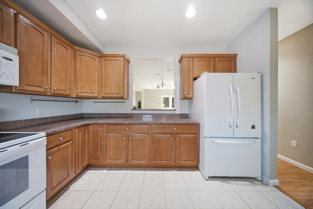 140 Commonwealth Ave # 7, North Attleboro MA 02760 photo 13