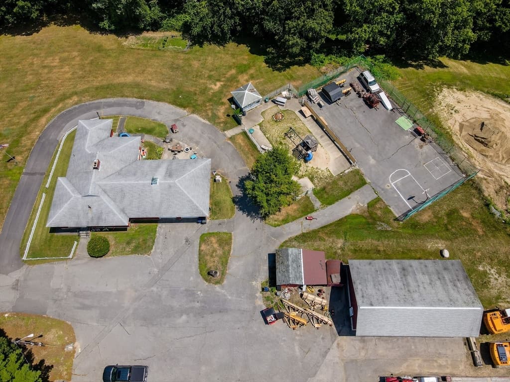 625 Broadway, Dracut MA 01826 photo 5