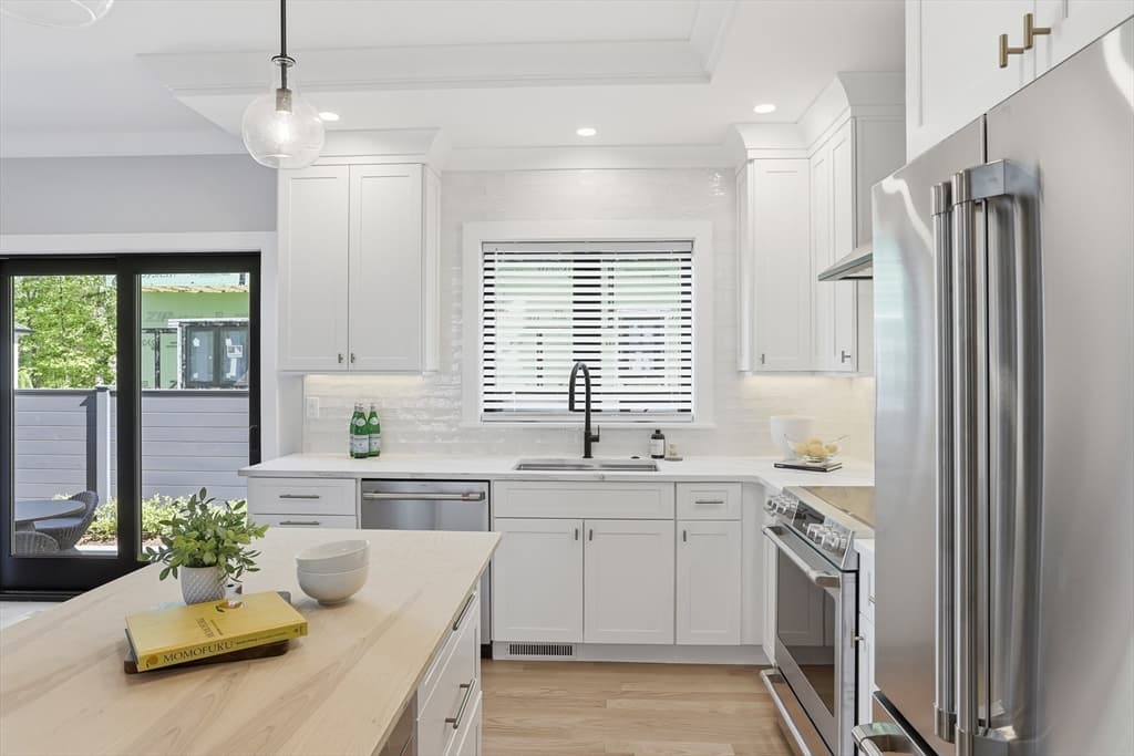 36 Loomis # 302, Bedford MA 01730 photo 3