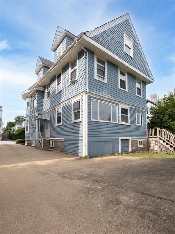 Single Family Residence at 330 Lincoln Ave, Fall River MA 02720, Fall River, photo 9 of 42