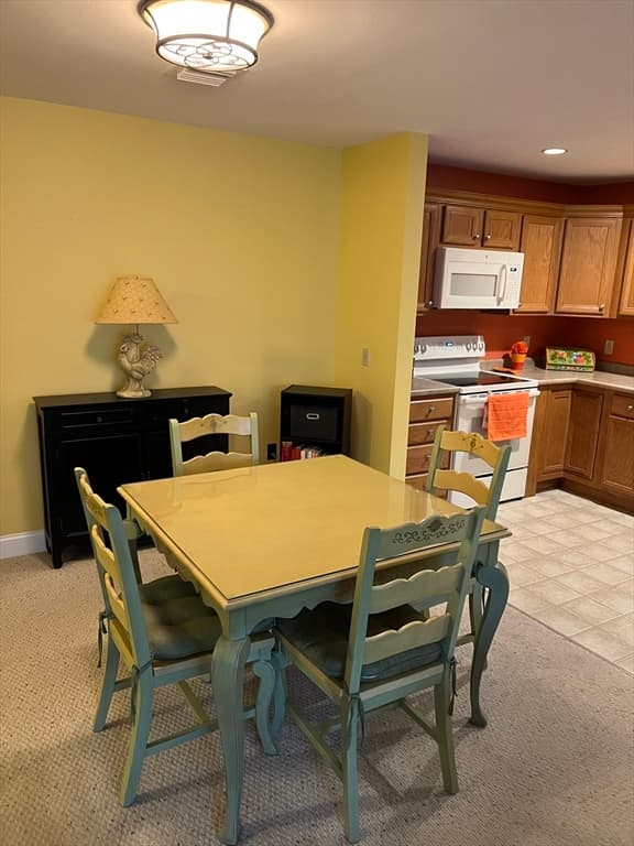 Condominium at 7 Crescent Way # 312, Sturbridge MA 01518, Sturbridge, photo 5 of 22