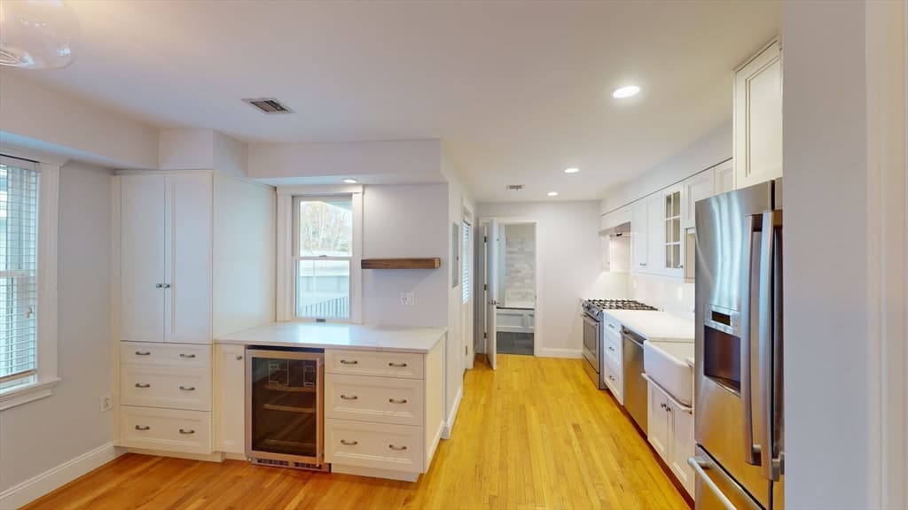 214-216 W 7th St # 2L, Boston MA 02127 photo 2