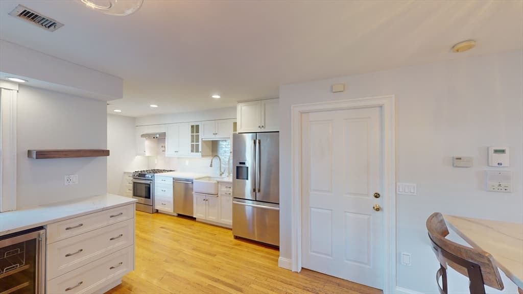 214-216 W 7th St # 2L, Boston MA 02127 photo 6