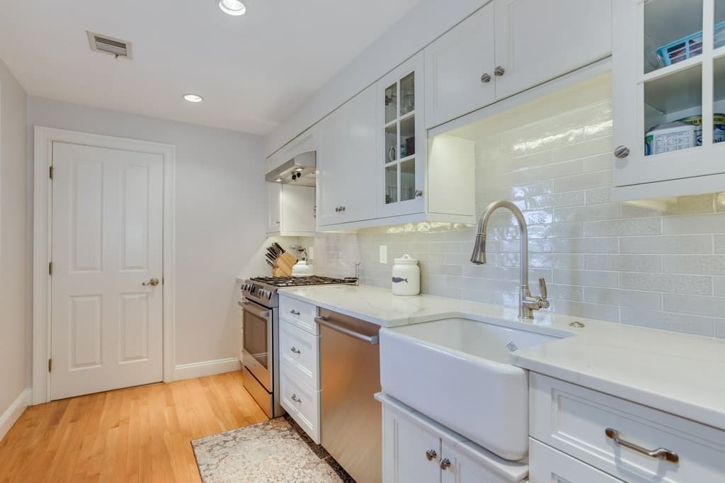 214-216 W 7th St # 2L, Boston MA 02127 photo 3