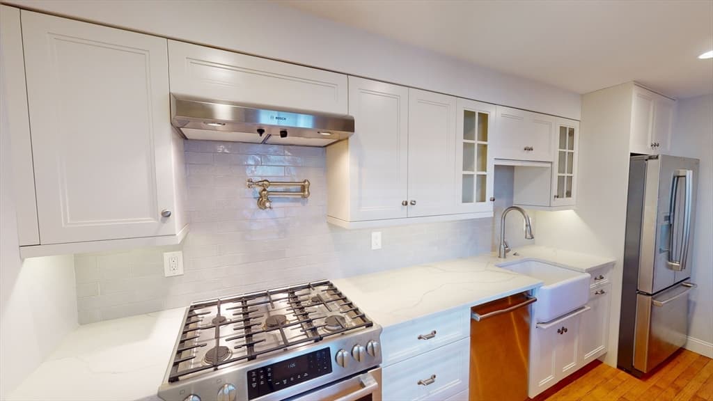 214-216 W 7th St # 2L, Boston MA 02127 photo 5