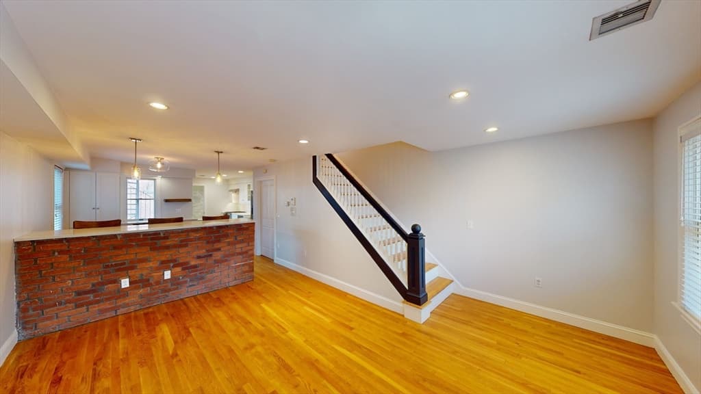 214-216 W 7th St # 2L, Boston MA 02127 photo 9