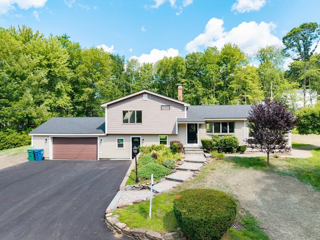 14 Clarence Street, Billerica MA 01821