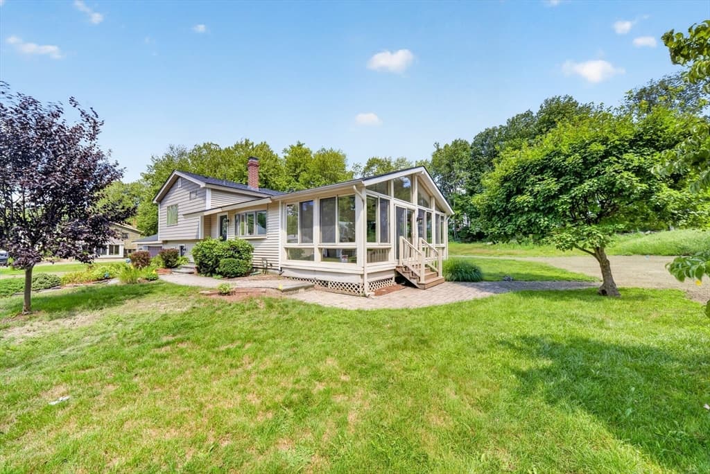 14 Clarence Street, Billerica MA 01821 photo 4