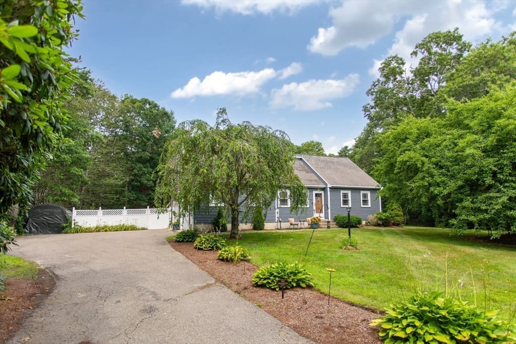 64 Dorothy Dr, Plymouth MA 02360