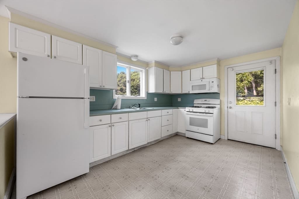 196 Bradford Street, Provincetown MA 02657 photo 36