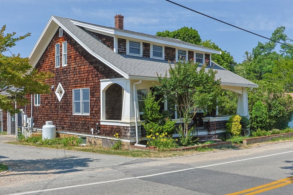 196 Bradford Street, Provincetown MA 02657
