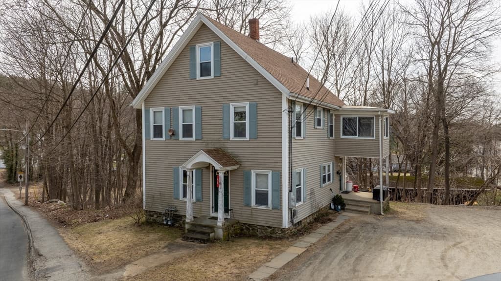 56 Ash St, Spencer MA 01562