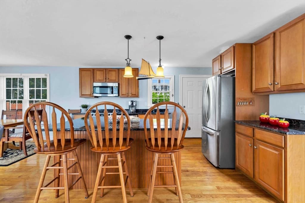 34 Prospect Ave, Bourne MA 02559 photo 5