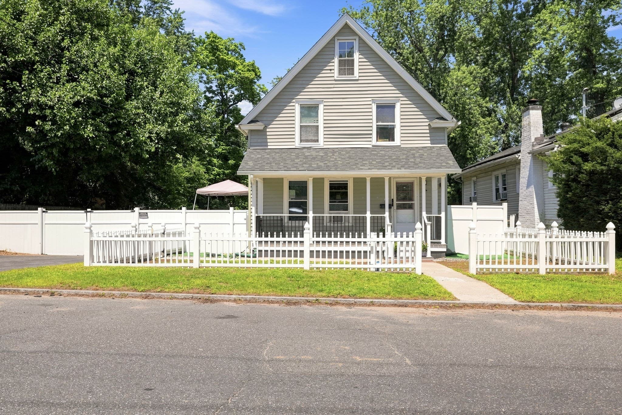Single Family Residence at 72 Switzer Street, Springfield MA 01109, Springfield, photo 6 of 40