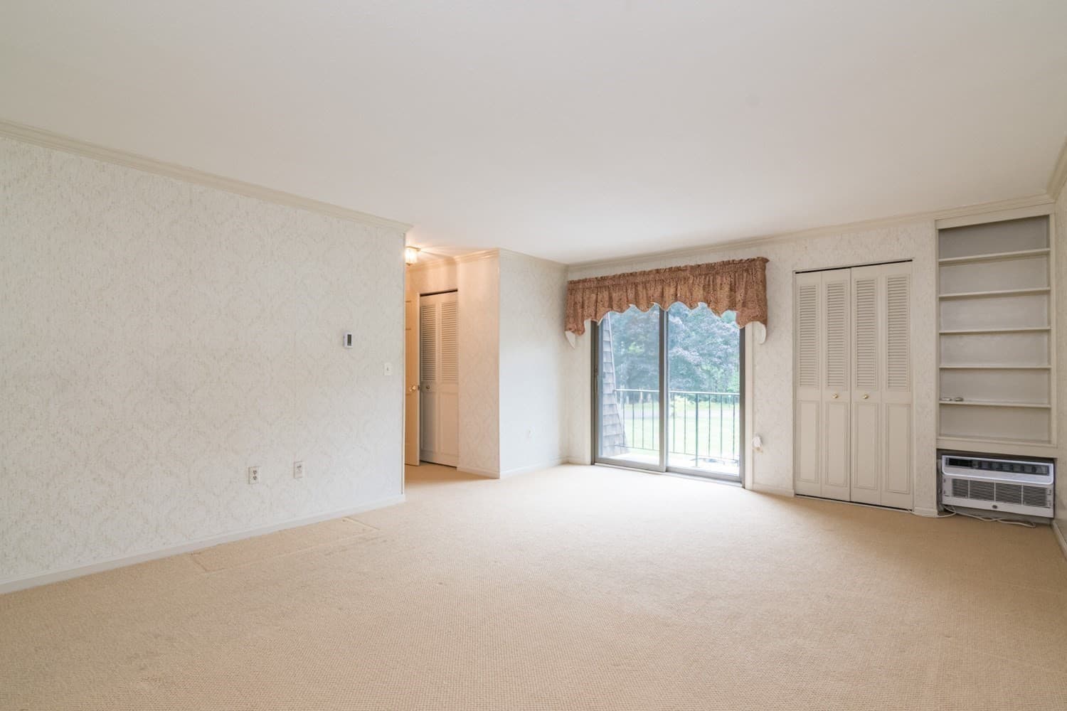 Condominium at 177 Porter Lake Dr # 177, Springfield MA 01106, Springfield, photo 16 of 35