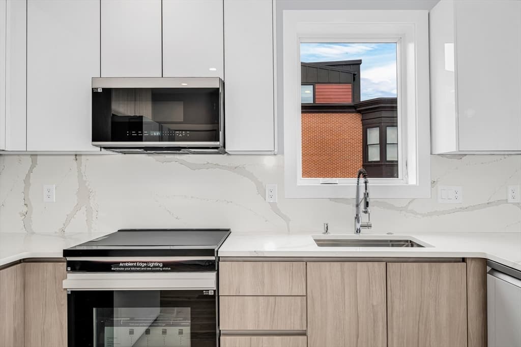 181 Maverick PH, Boston MA 02128 photo 2