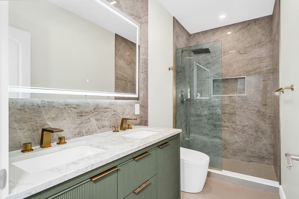 181 Maverick PH, Boston MA 02128 photo 12